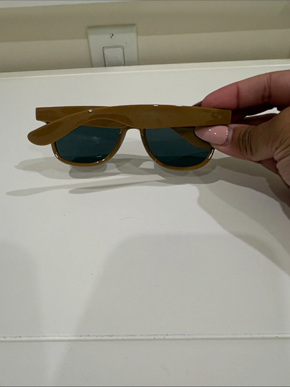 Stylish Brown Men’s Sunglasses - Classic Casual Frame